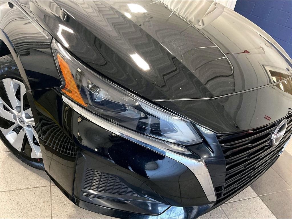 Used 2024 Black Nissan 2.5 S image 31