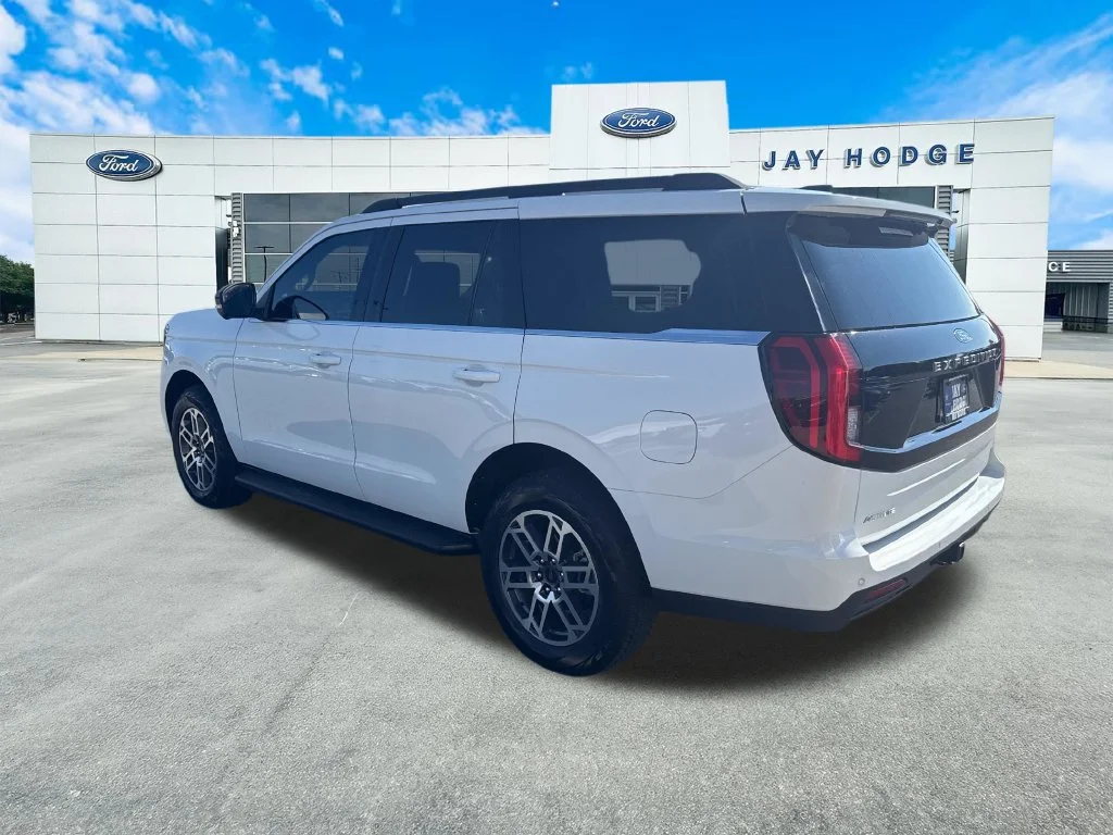 New 2026 Oxford White Ford Active image 4