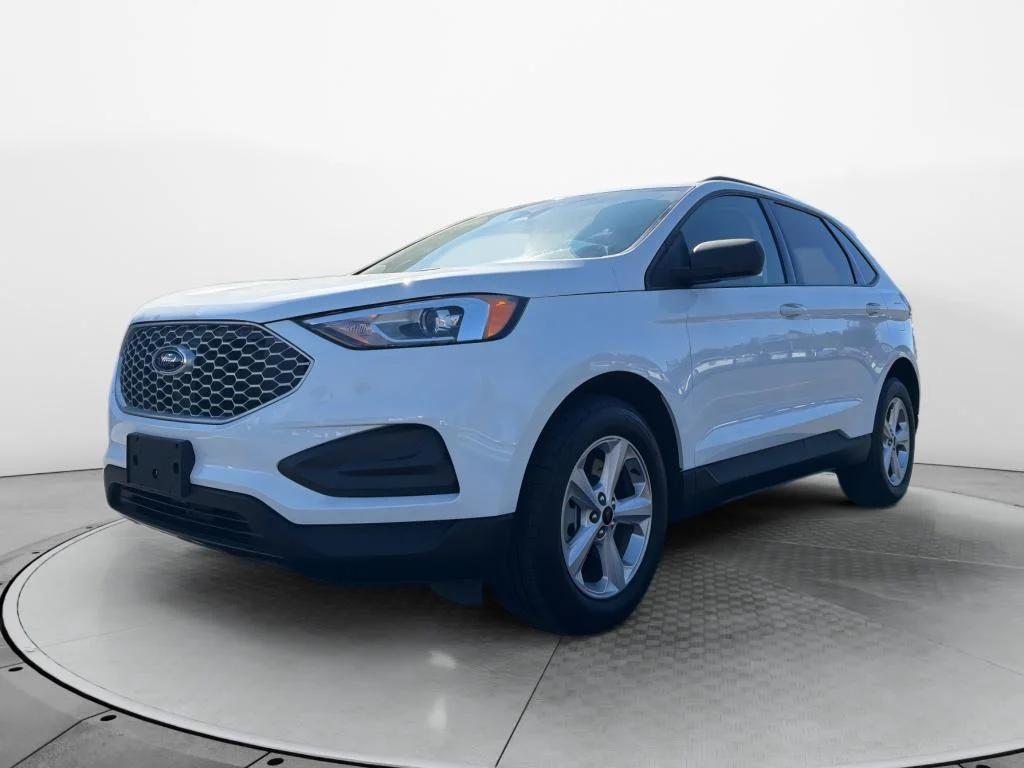 Certified Used 2024 Oxford White Ford SE image 1