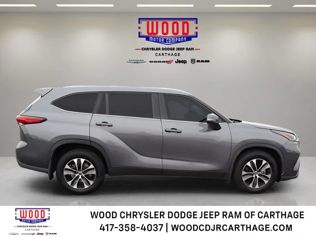 Used 2021 Magnetic Gray Metallic Toyota XLE image 1