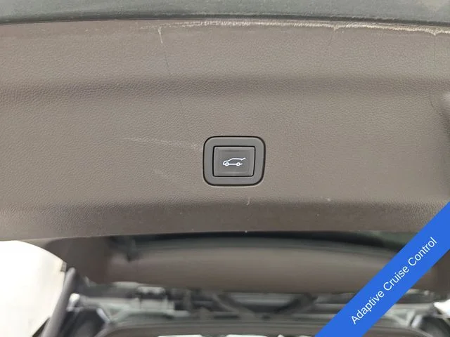 Used 2023 Frost GMC SLT image 18