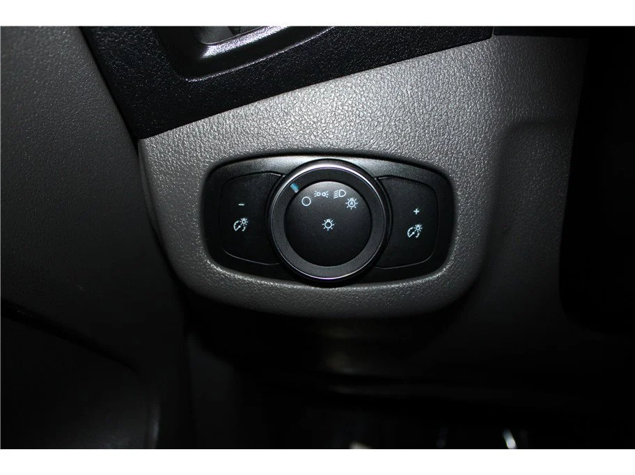 Used 2022 White Ford XL image 28