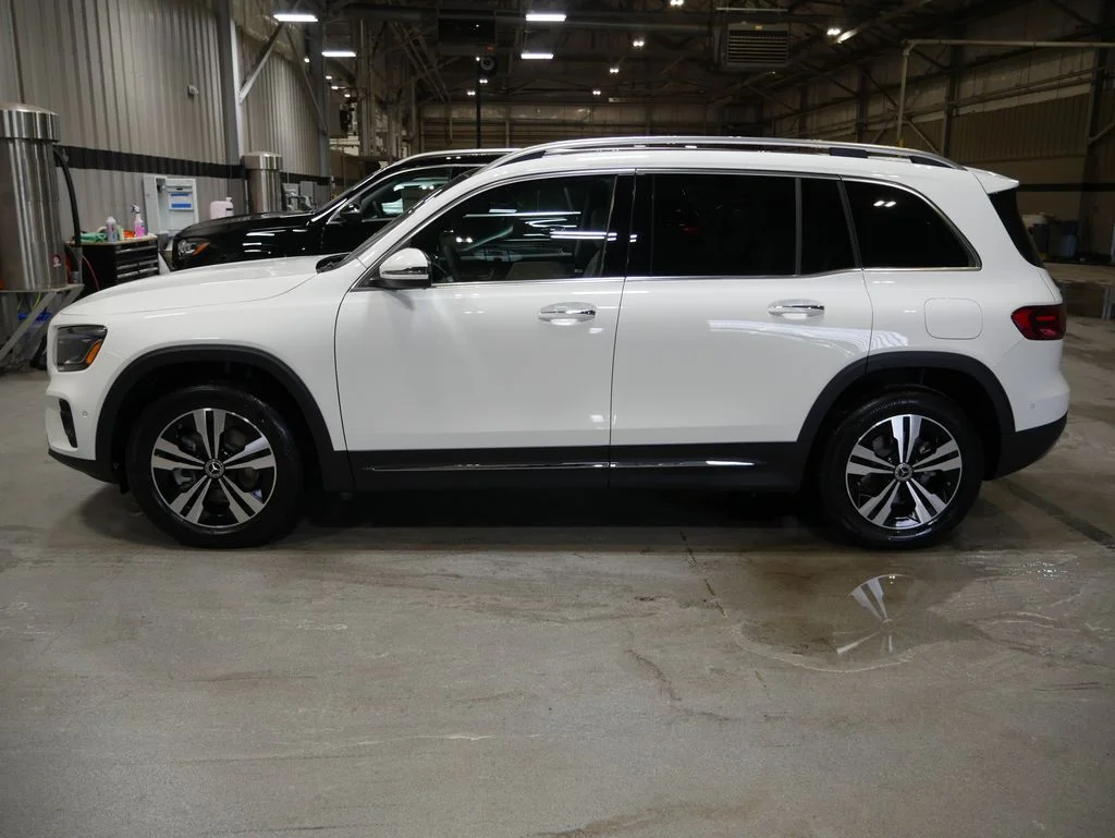 Certified Used 2026 Polar White Mercedes-Benz GLB 250 image 2