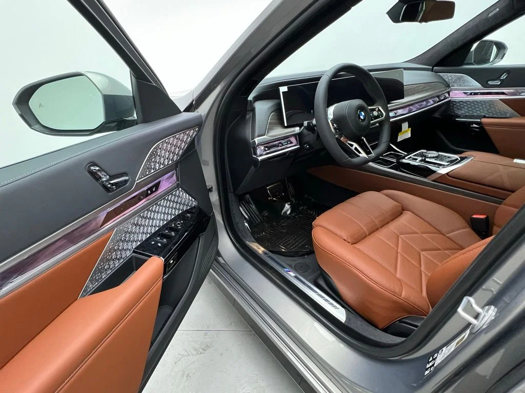 New 2026 Oxide Grey Metallic BMW 760i xDrive image 22