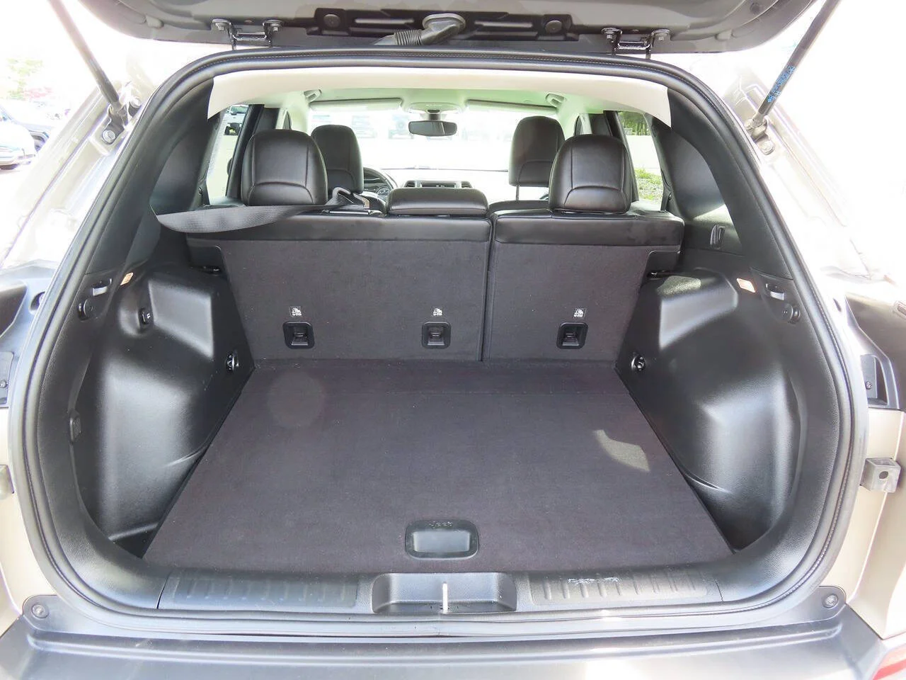 Used 2021 Light Brownstone Pearl Coat Jeep Trailhawk 4x4 4dr SUV image 7