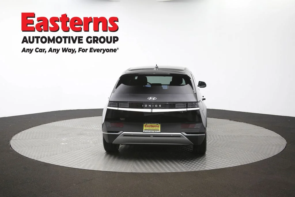 Used 2024 Black Hyundai SEL image 35