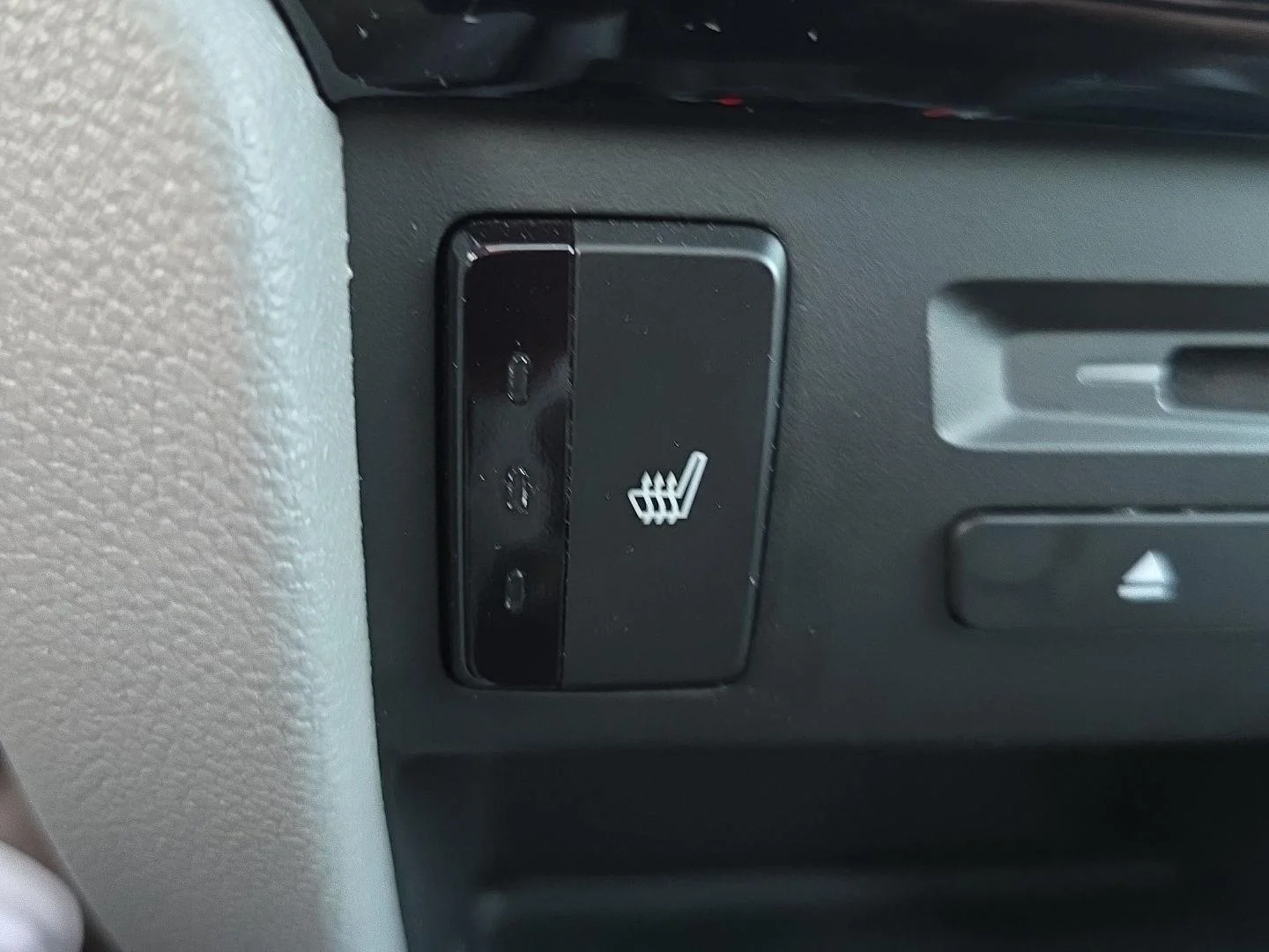 Used 2019 Crystal Black Pearl Honda Touring w/Rear Captain