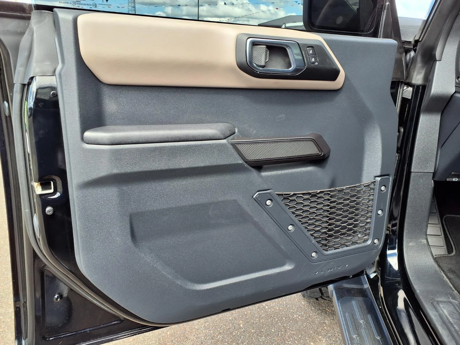 Used 2024 Shadow Black Ford Wildtrak image 27