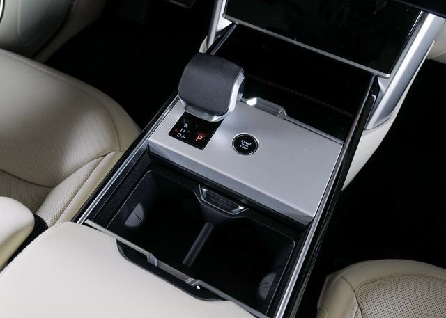 New 2026 Santorini Black Land Rover SE image 12