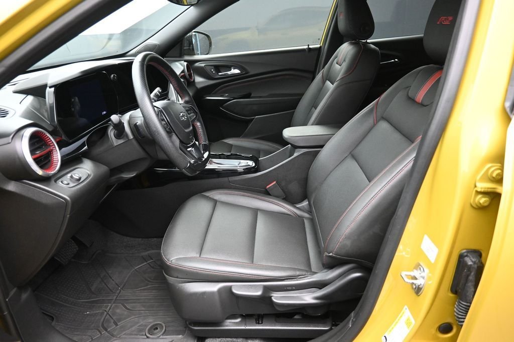 Used 2024 Yellow Chevrolet 2RS image 21