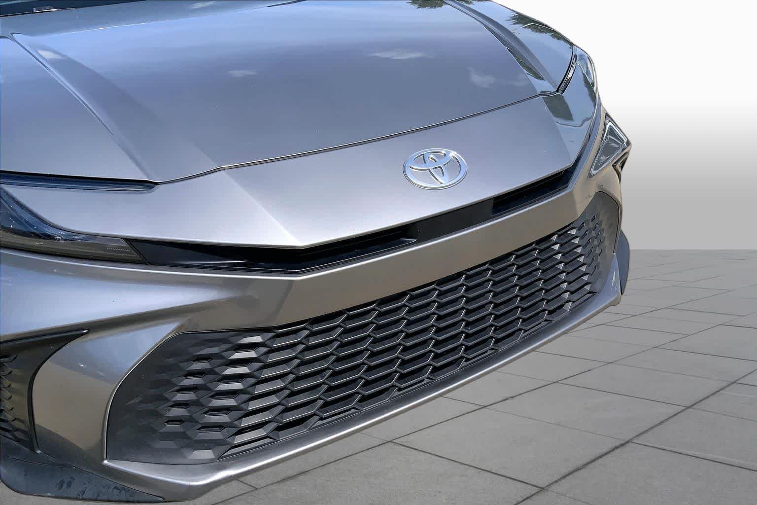 Used 2025 Heavy Metal Toyota SE image 31