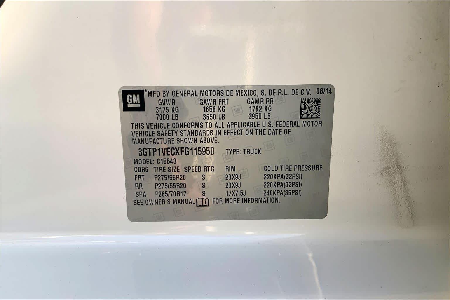 Used 2015 White Diamond Tricoat GMC SLT image 35