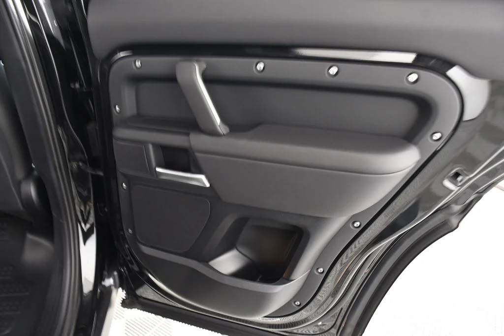 New 2026 Santorini Blk Land Rover S image 21