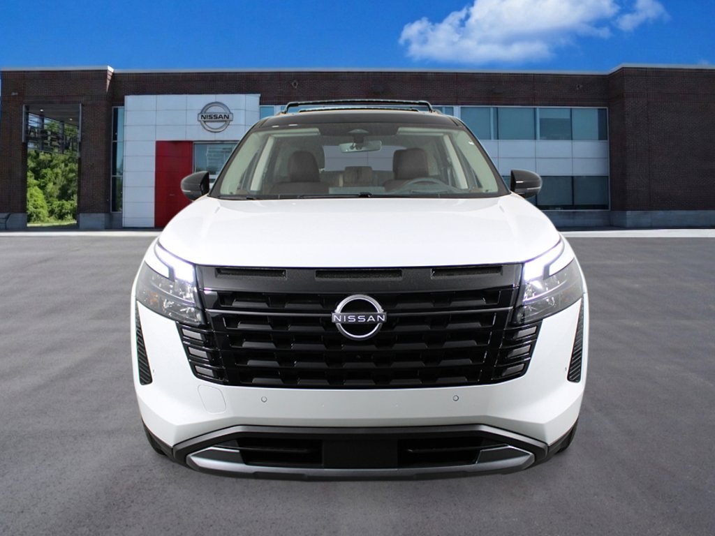 New 2026 Everest White Pearl Tricoat/Super Black Nissan Platinum image 8