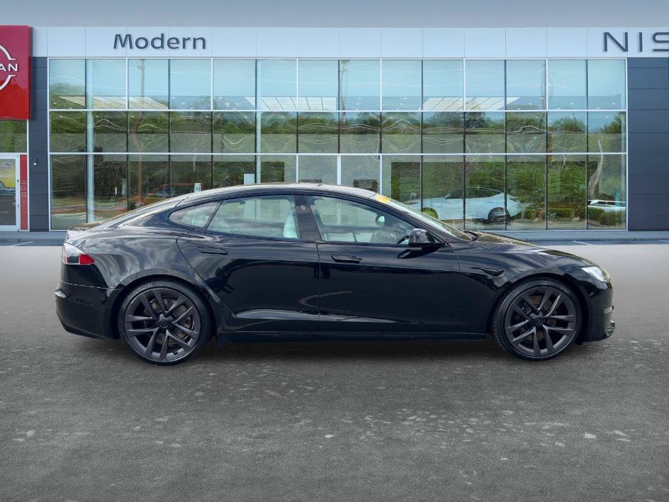 Used 2021 Solid Black Tesla Long Range image 4
