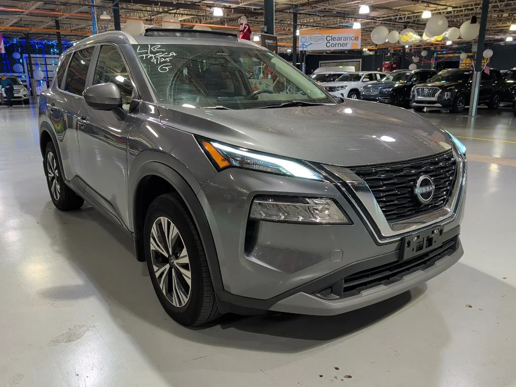 Used 2023 Gun Metallic Nissan SV image 7