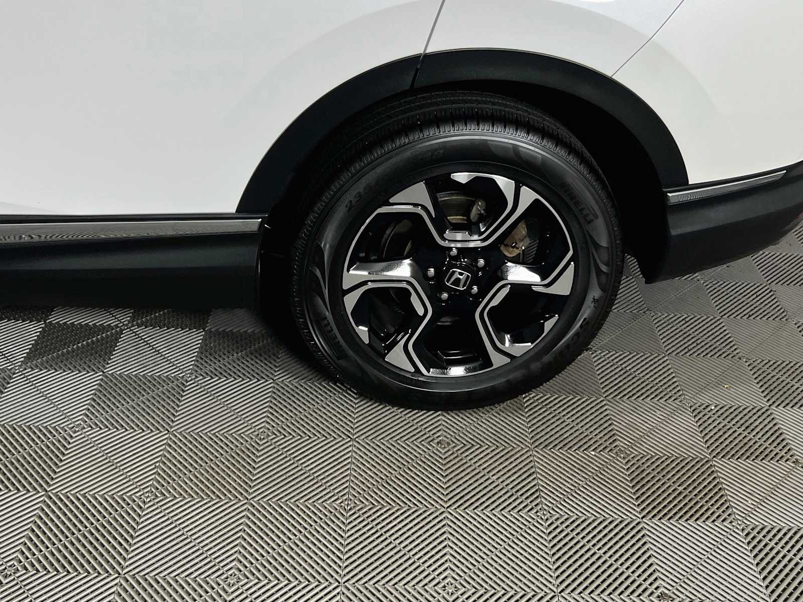 Used 2019 Platinum White Pearl Honda Touring image 32