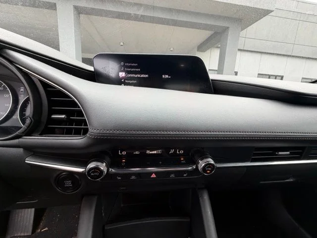 Used 2019 Blue Mazda Preferred image 13