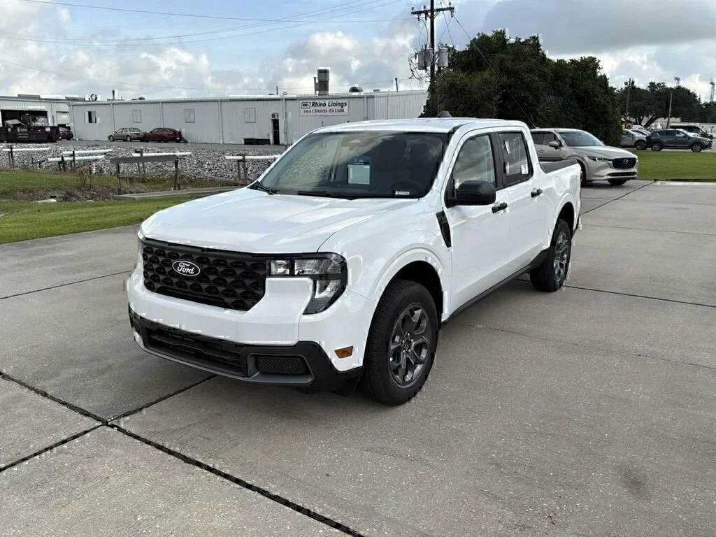 New 2026 Oxford White Ford XLT image 10