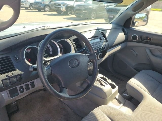 Used 2011 Silver Toyota Base image 3