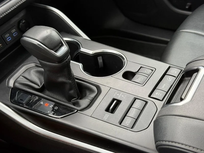 Used 2022 Celestial Silver Metallic Toyota XLE AWD (Natl) image 21