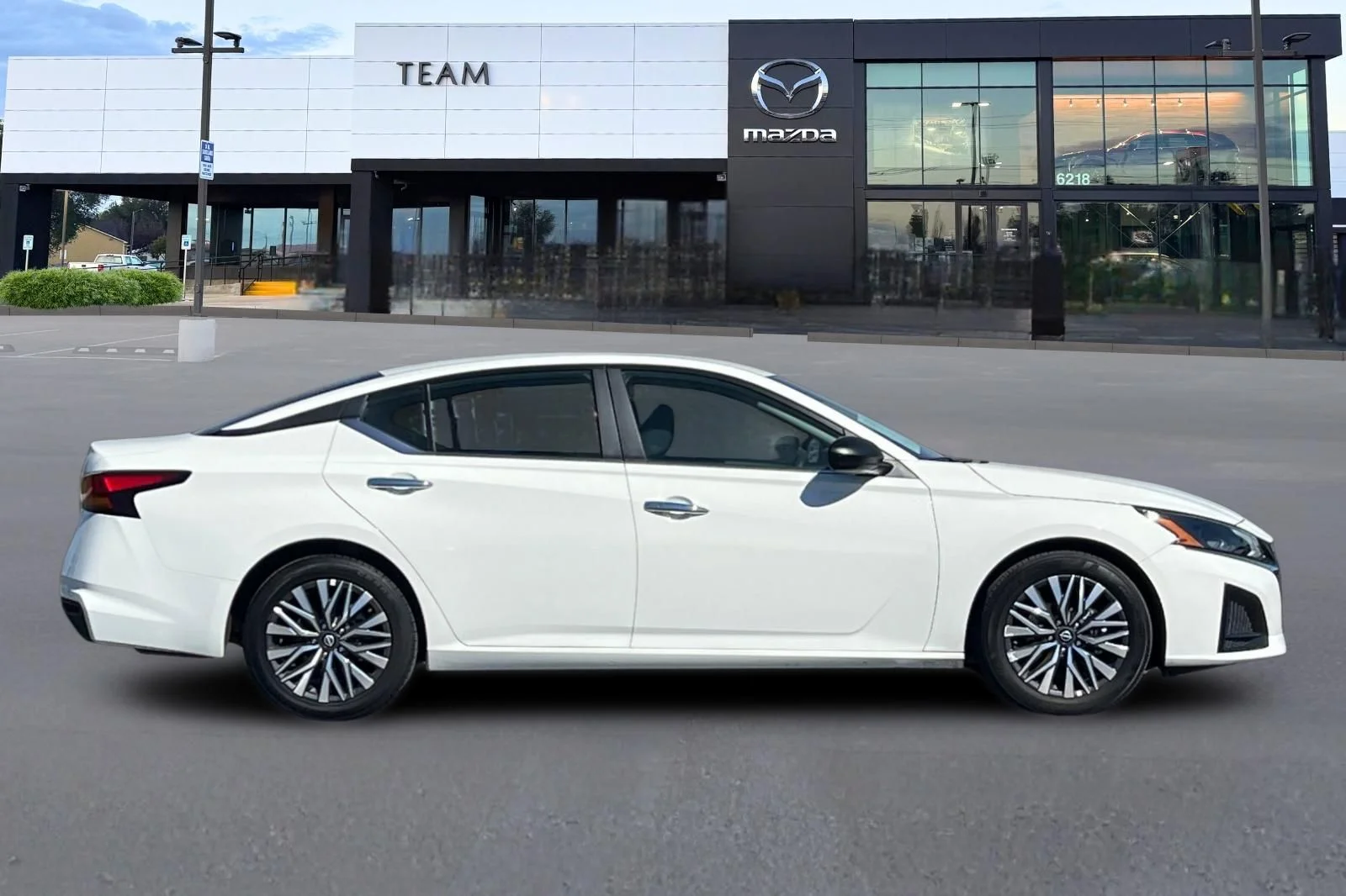 2025 Nissan Altima SV - Photo 3
