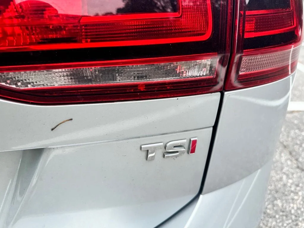 Used 2017 Silver Volkswagen  image 8