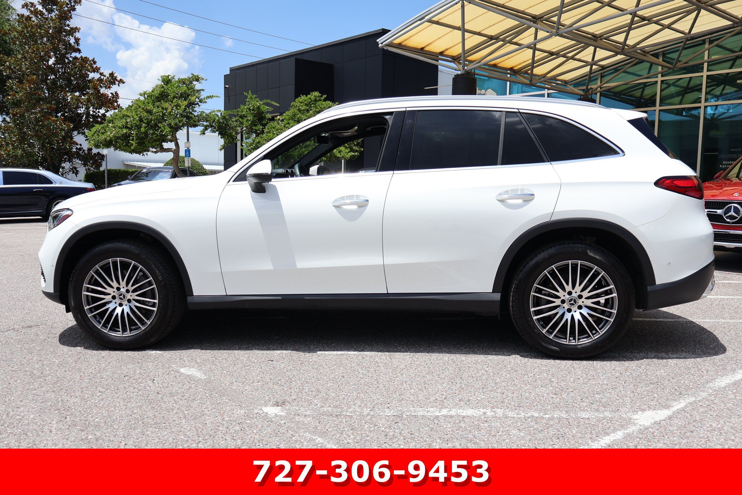 Certified Used 2025 Polar White Mercedes-Benz GLC 300 image 5