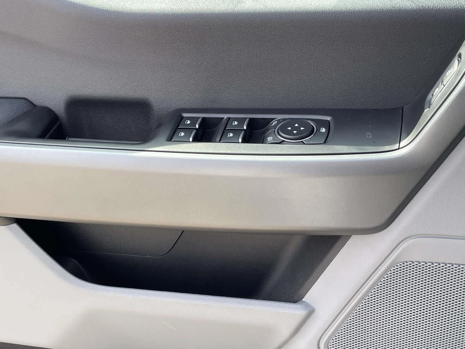 New 2026 Oxford White Ford XL image 30
