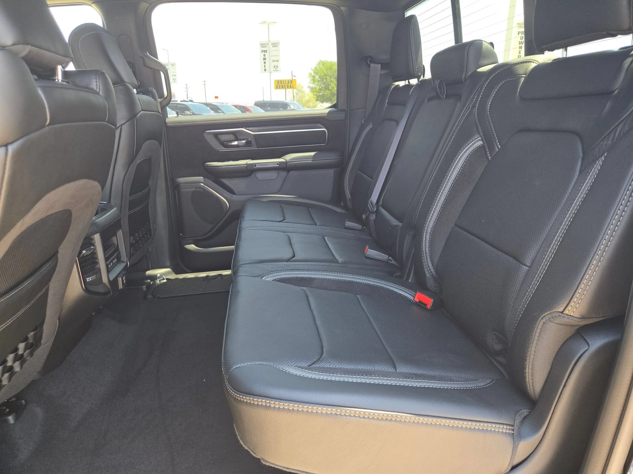 New 2026 Diamond Black Crystal Pearl-Coat Exterior Paint RAM RHO image 13