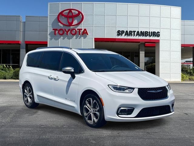 2026 Chrysler Pacifica Pinnacle's photo