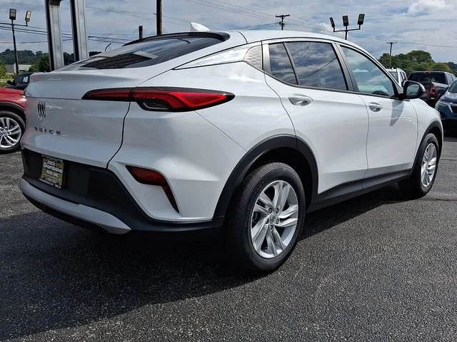 New 2026 Summit White Buick Preferred image 6