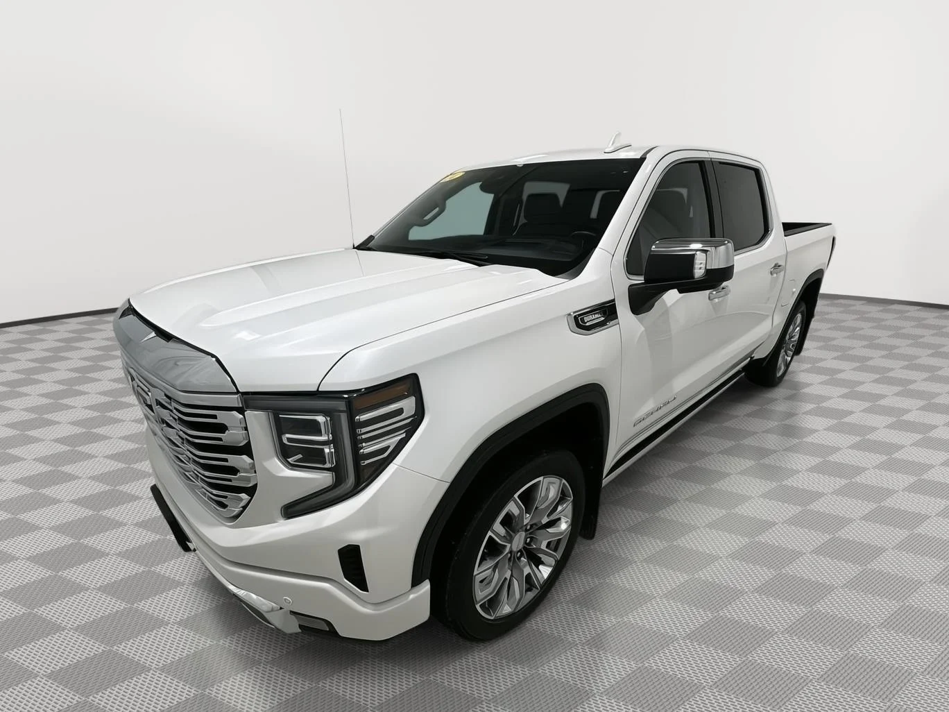Used 2024 White Frost Tricoat GMC Denali image 1