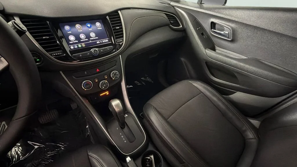 Used 2020 Silver Ice Metallic Chevrolet LT image 19