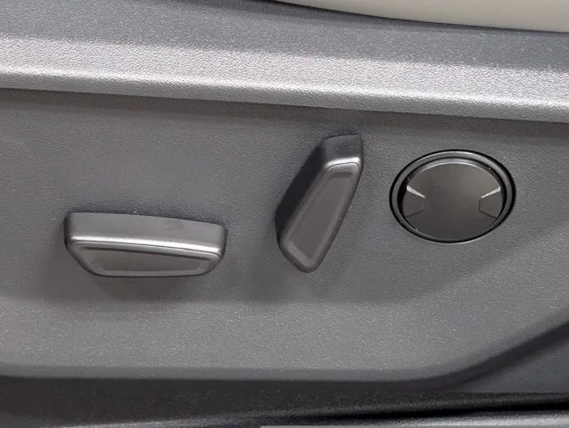 New 2027 Star White Metallic Tri-Coat Ford Active image 45
