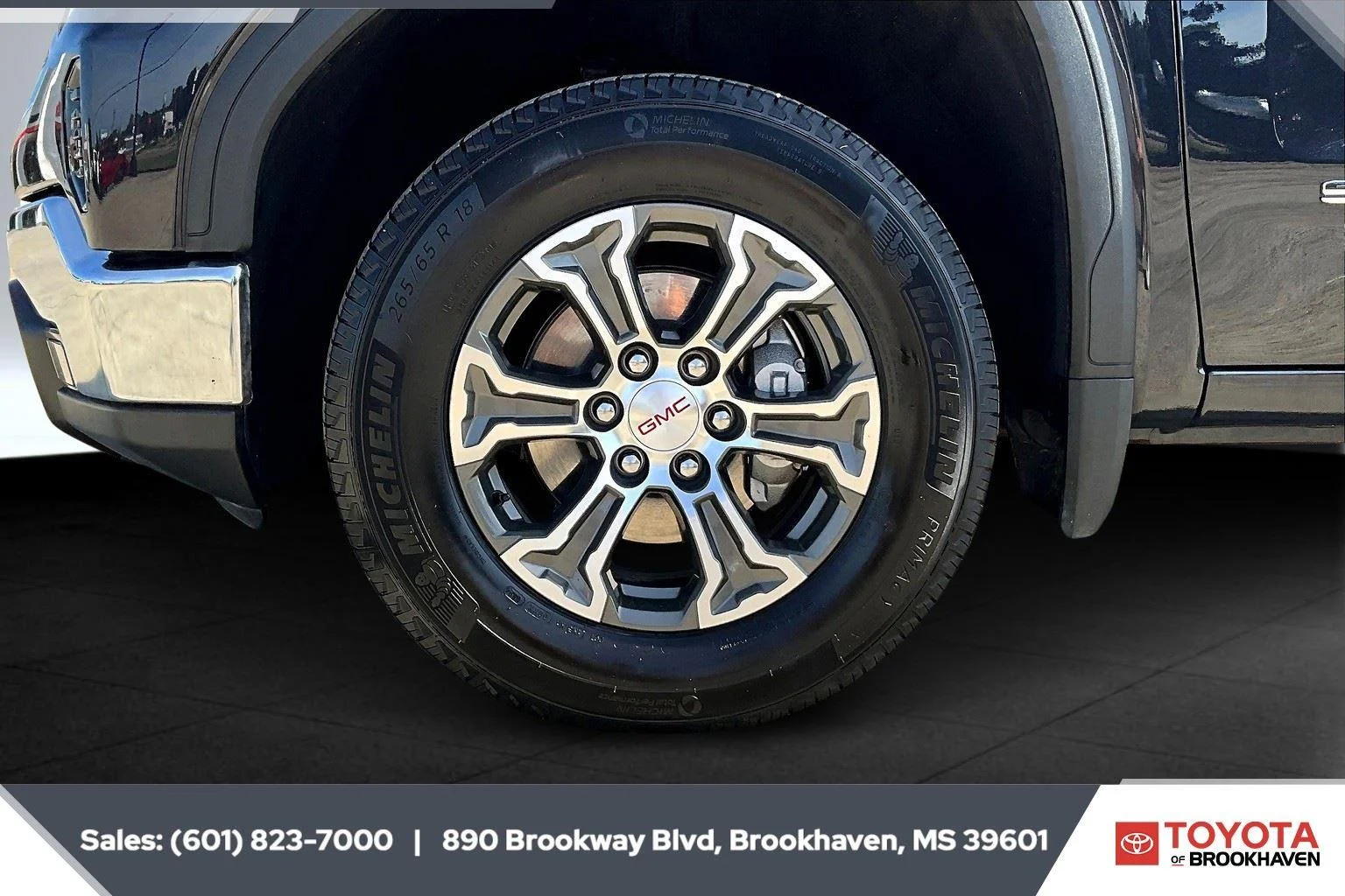 Used 2024 Titanium Rush Metallic GMC SLT image 7