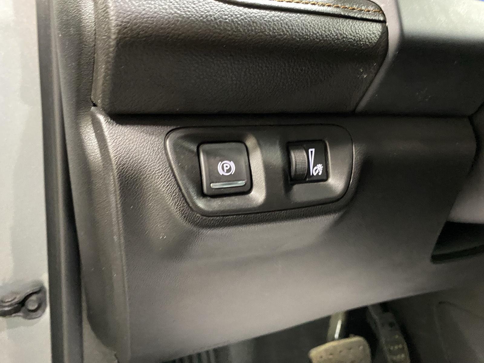 Used 2023 Sterling Metallic GMC AT4 image 20
