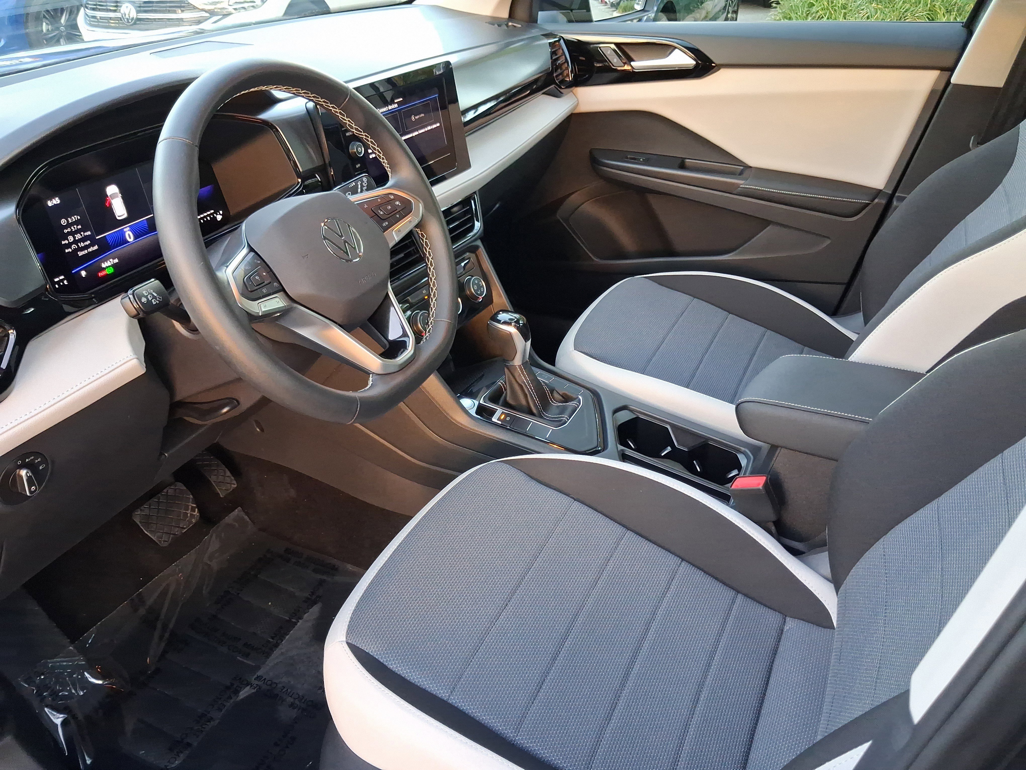 2025 Volkswagen Taos S - Photo 13