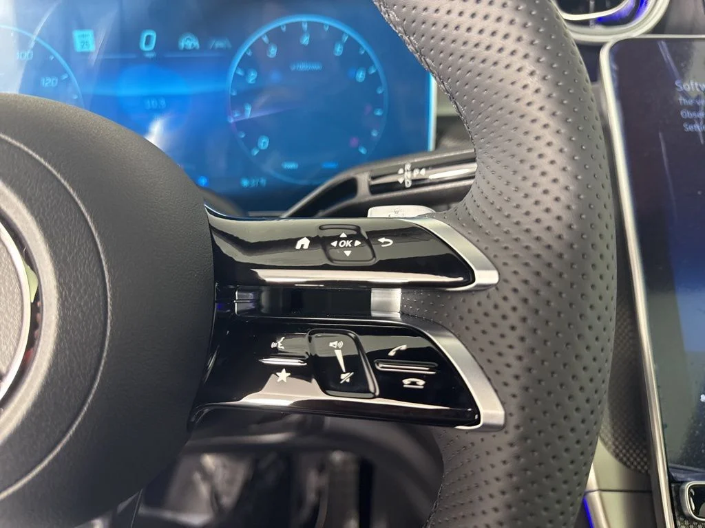 New 2026 Blue Mercedes-Benz GLC 300 image 31