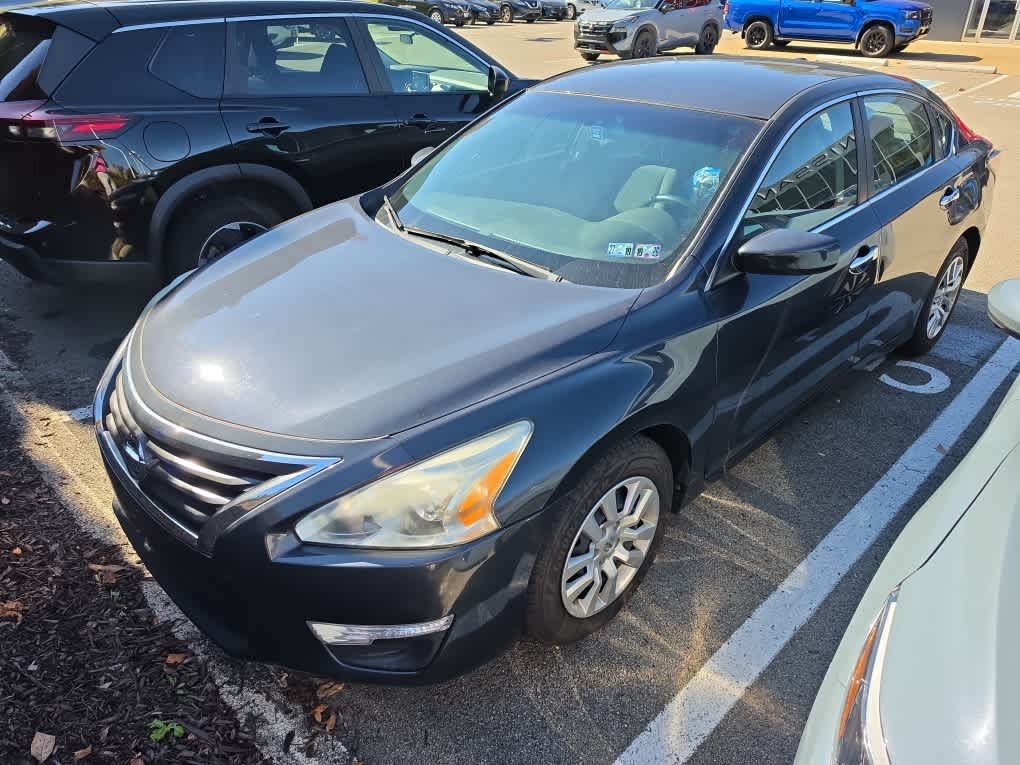 Used 2015 Storm Nissan 2.5 image 2