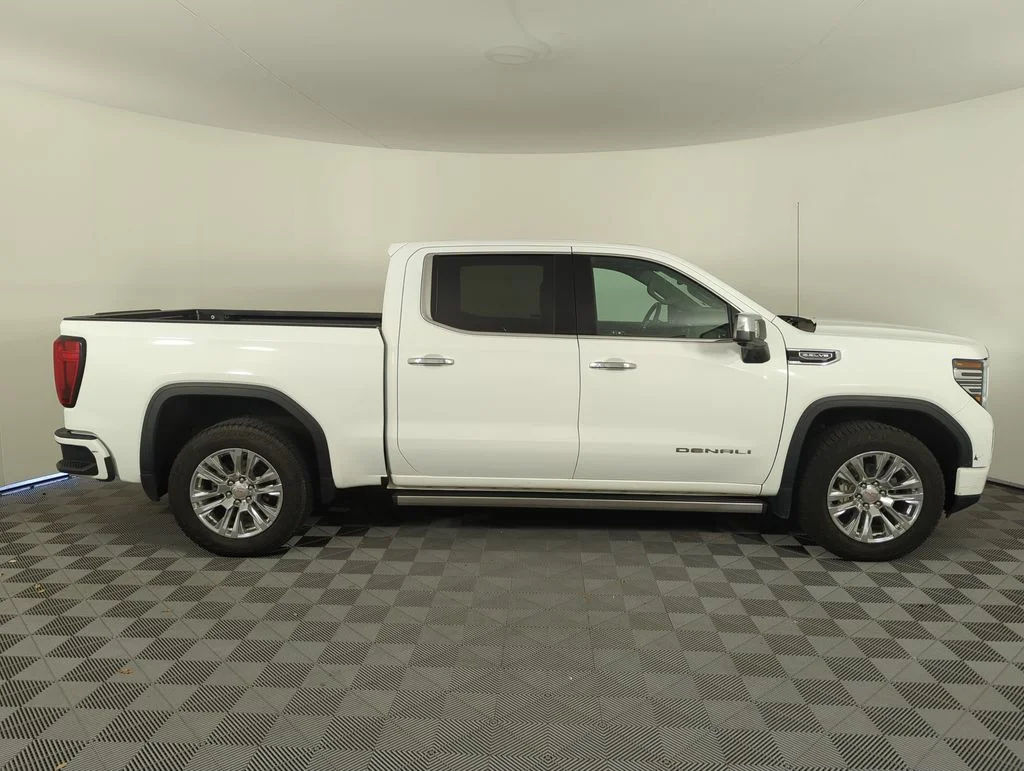 Used 2023 White GMC Denali image 7