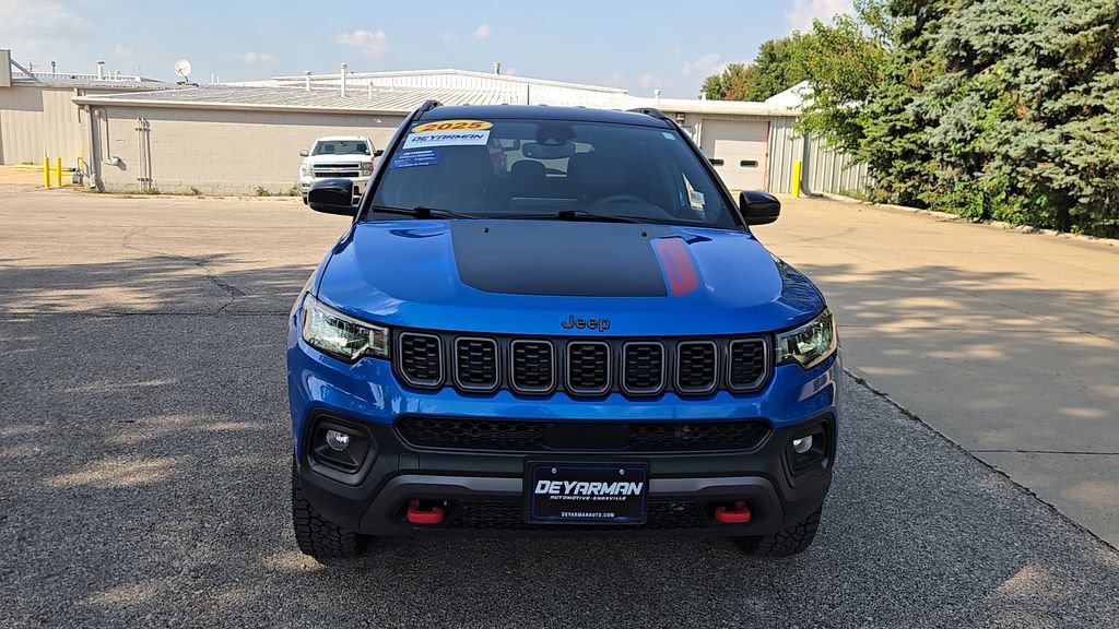 Used 2025 Hydro Blue Pearlcoat Jeep Trailhawk image 3