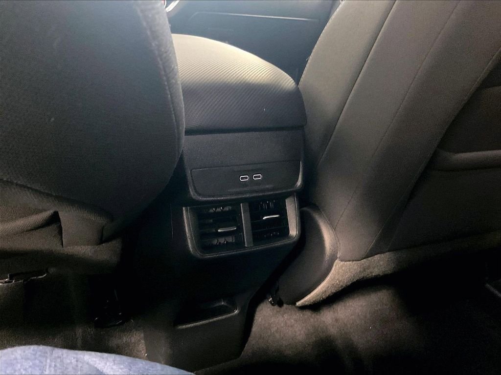 Used 2025 White Chevrolet LT image 27