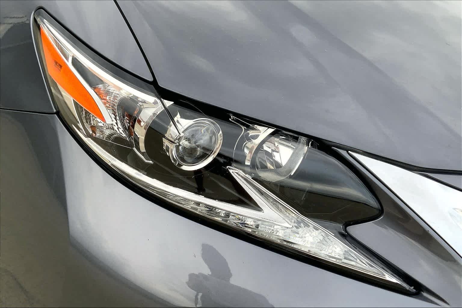 Used 2018 Nebula Gray Pearl Lexus  image 27