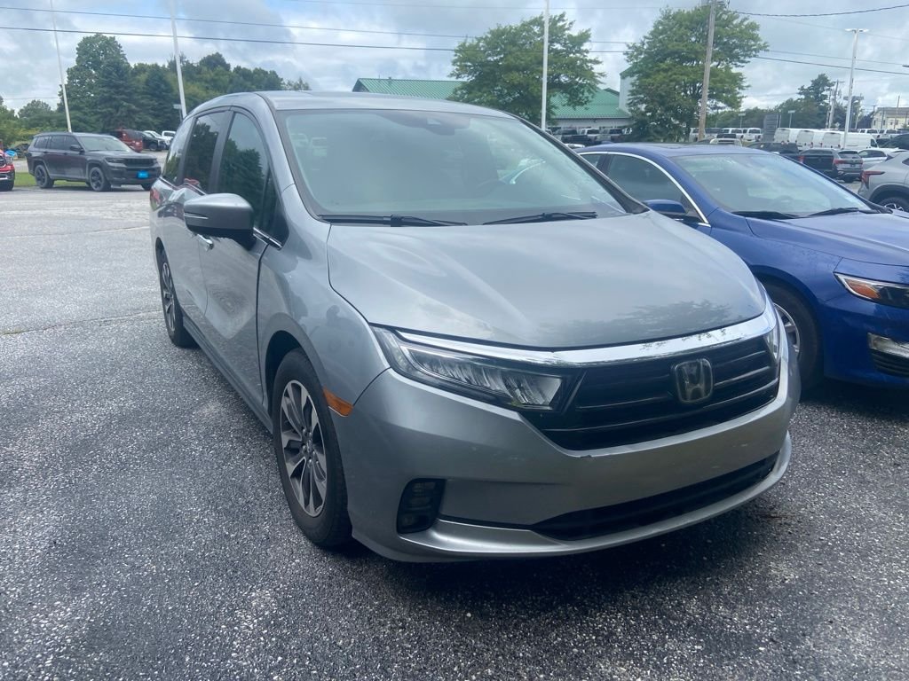 Used 2024 Silver Honda EX-L image 1