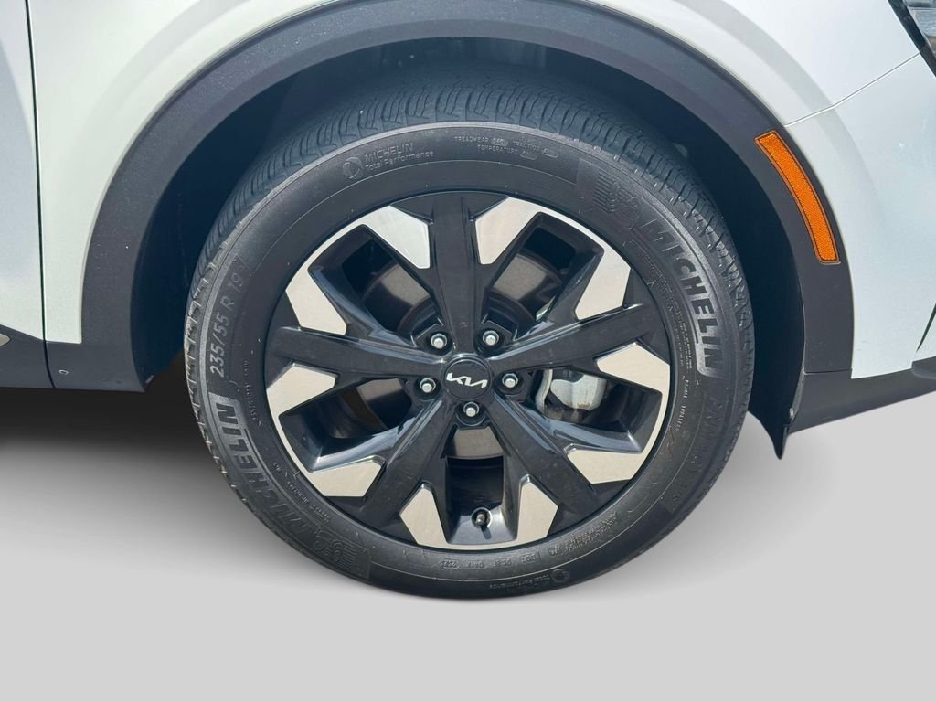 Used 2023 White Kia X-Line image 7