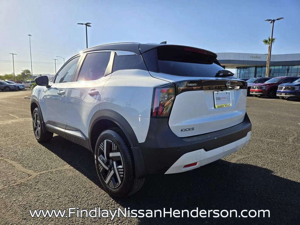 New 2026 Aspen White TriCoat / Super Black Two-tone Nissan SV image 5