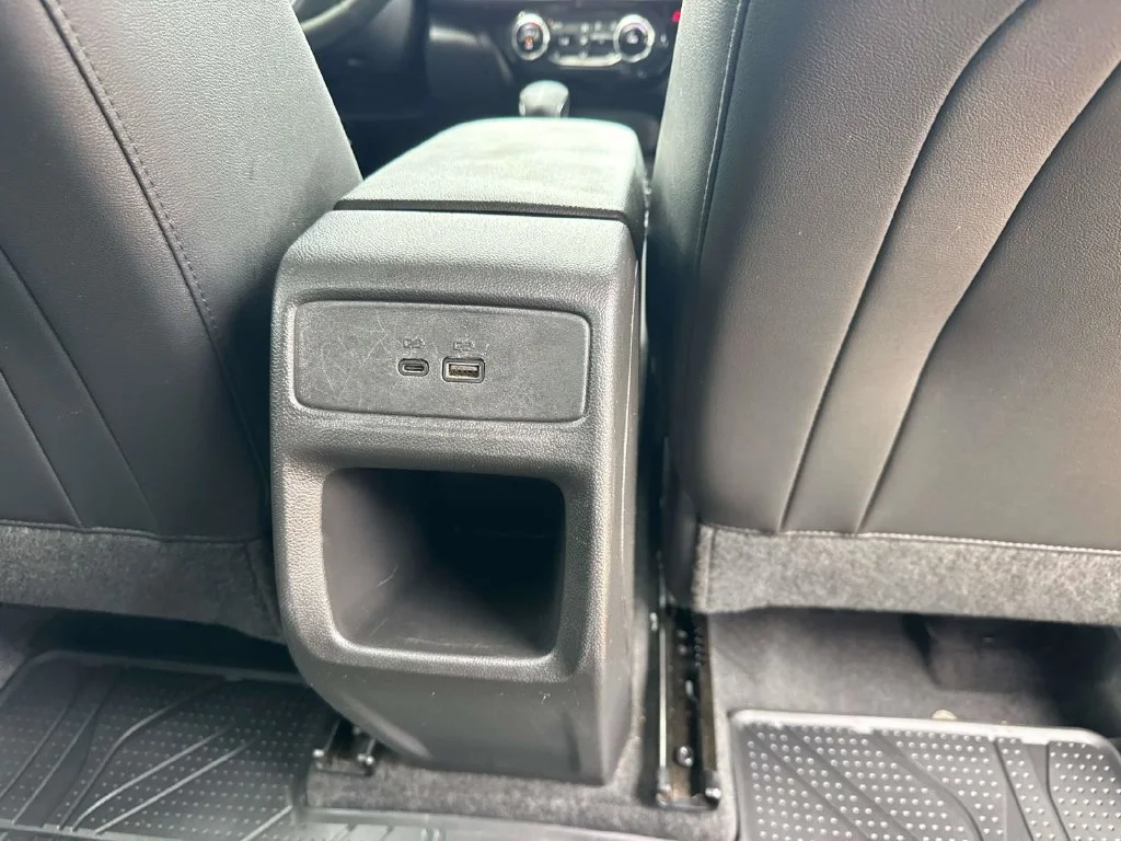 Used 2025 White Chevrolet LT image 13