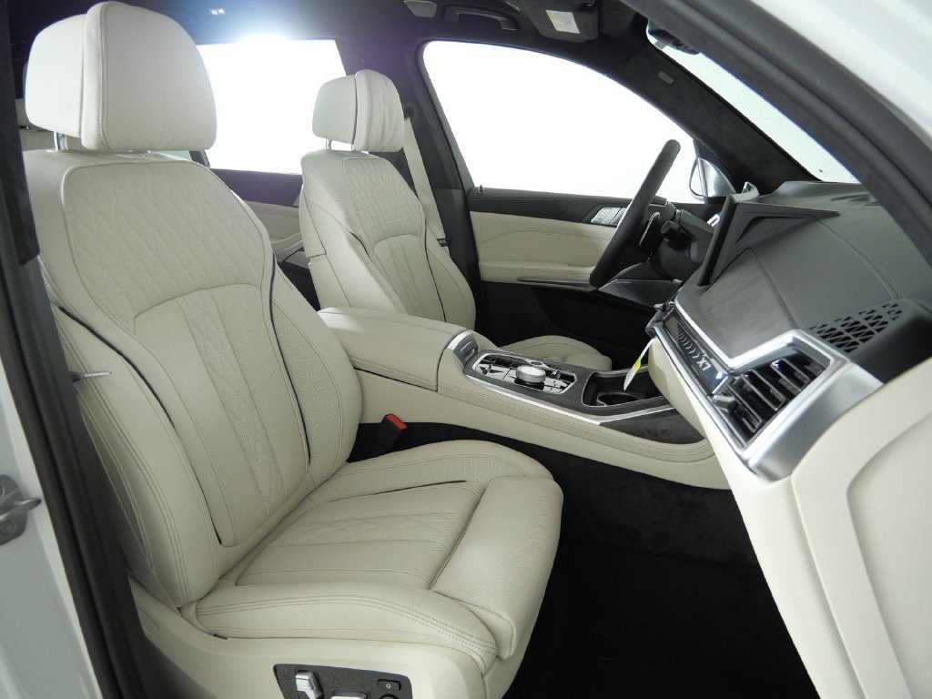 Used 2027 Mineral White Metallic BMW xDrive40i image 22