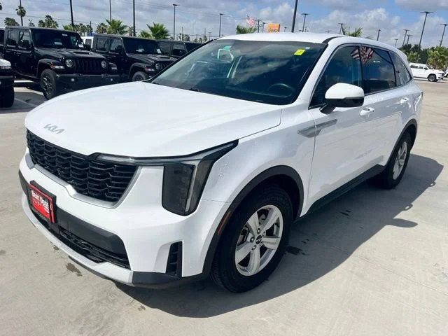 Used 2025 White Kia LX image 3